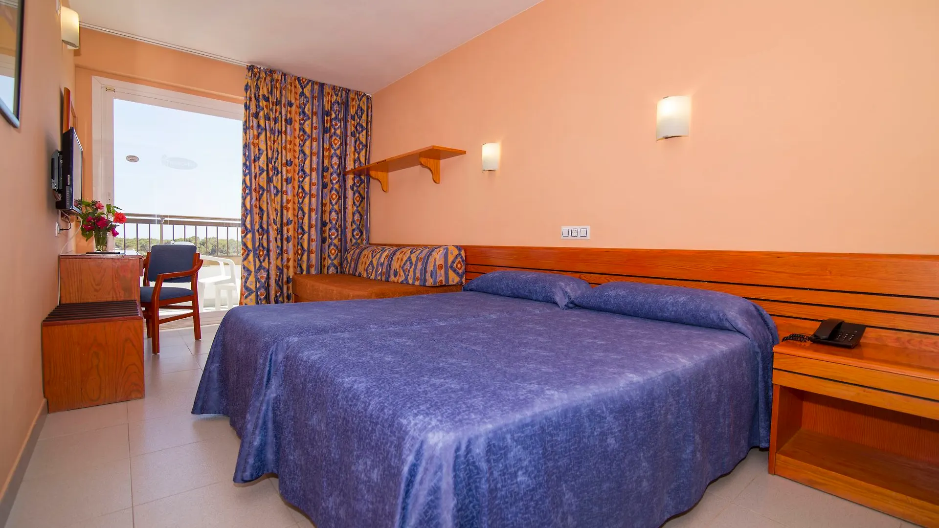 Hotel Caribe Es Canar  Spain